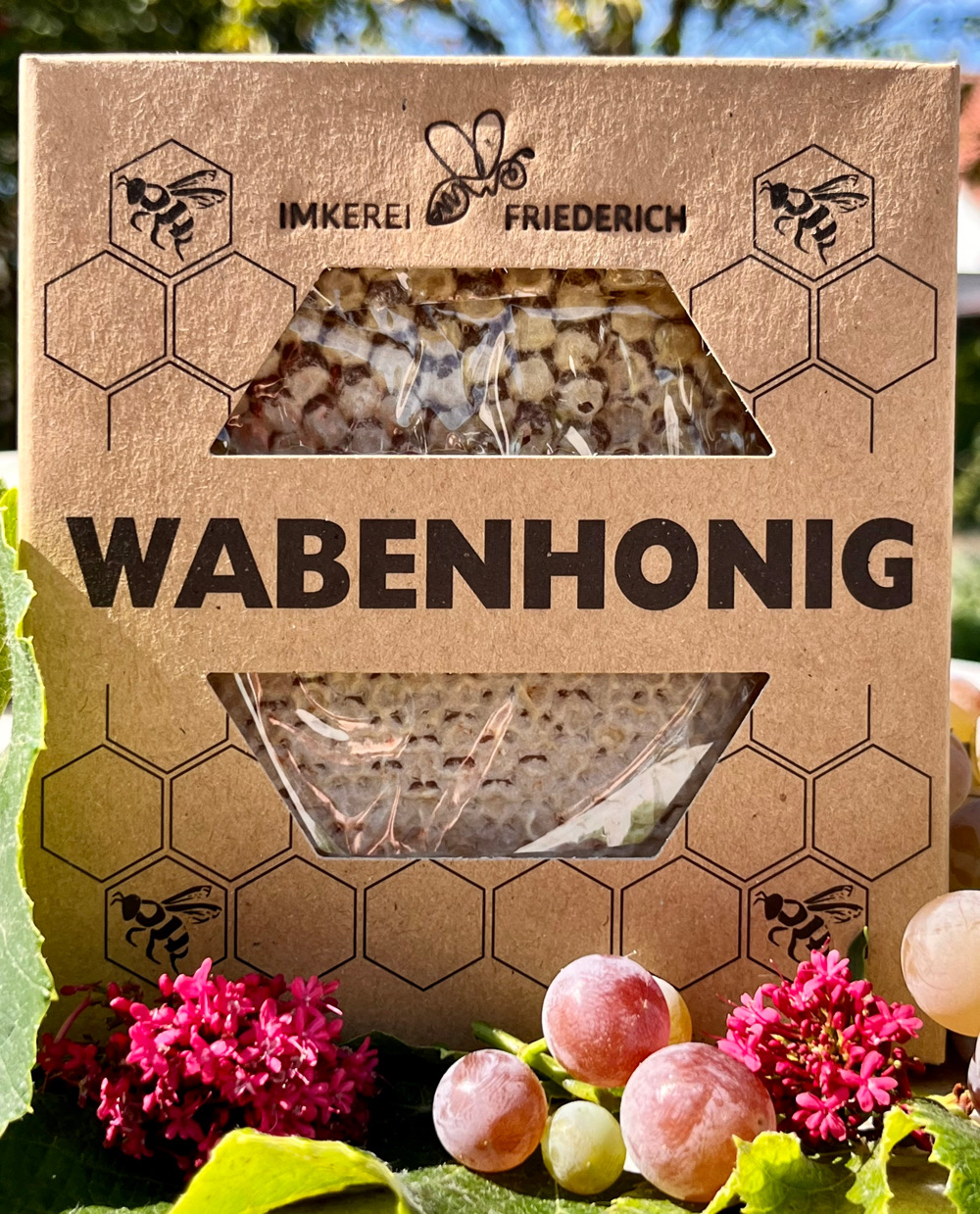 Wabenhonig in einer Kartonage